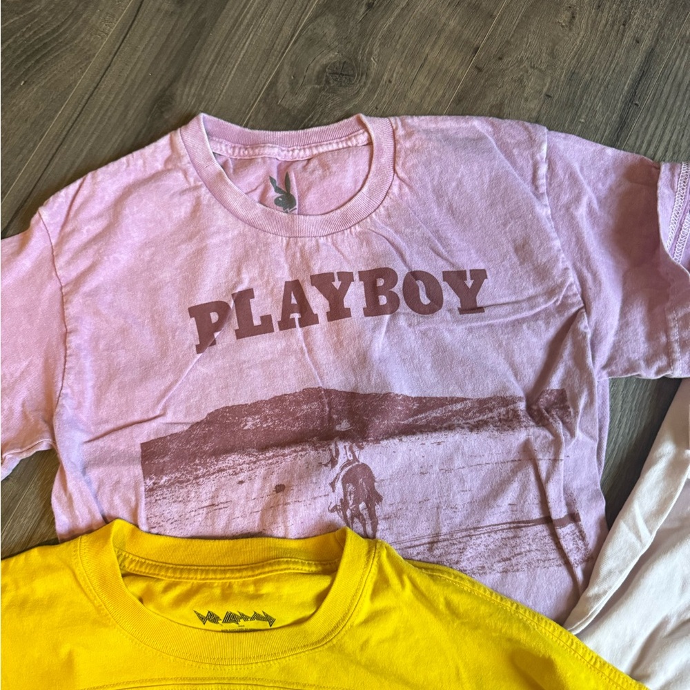 Women’s Graphic Tee Bundle - Various Sizes - Picture 2 of 5